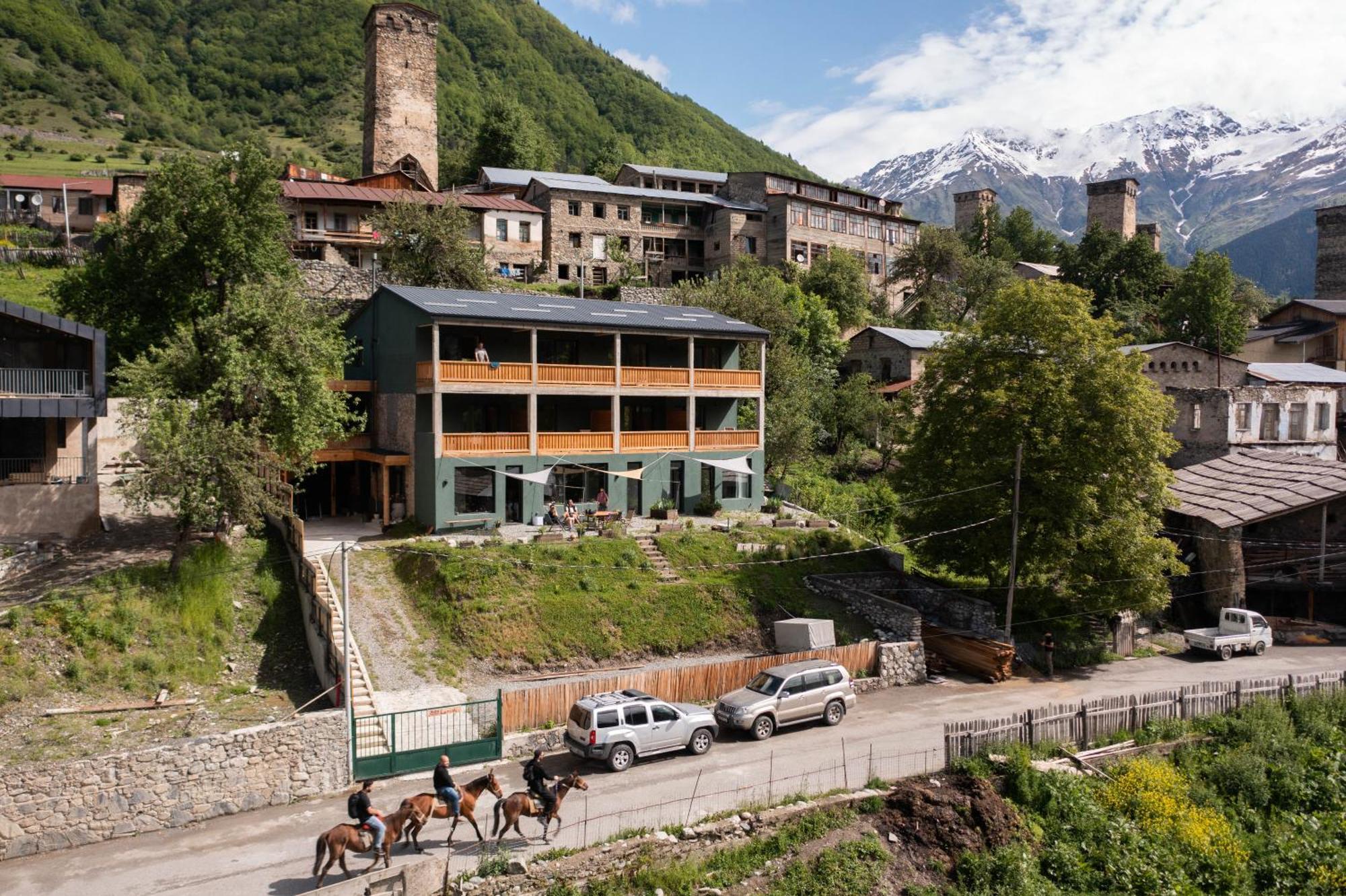 Hotel Lamish Mestia Exteriér fotografie